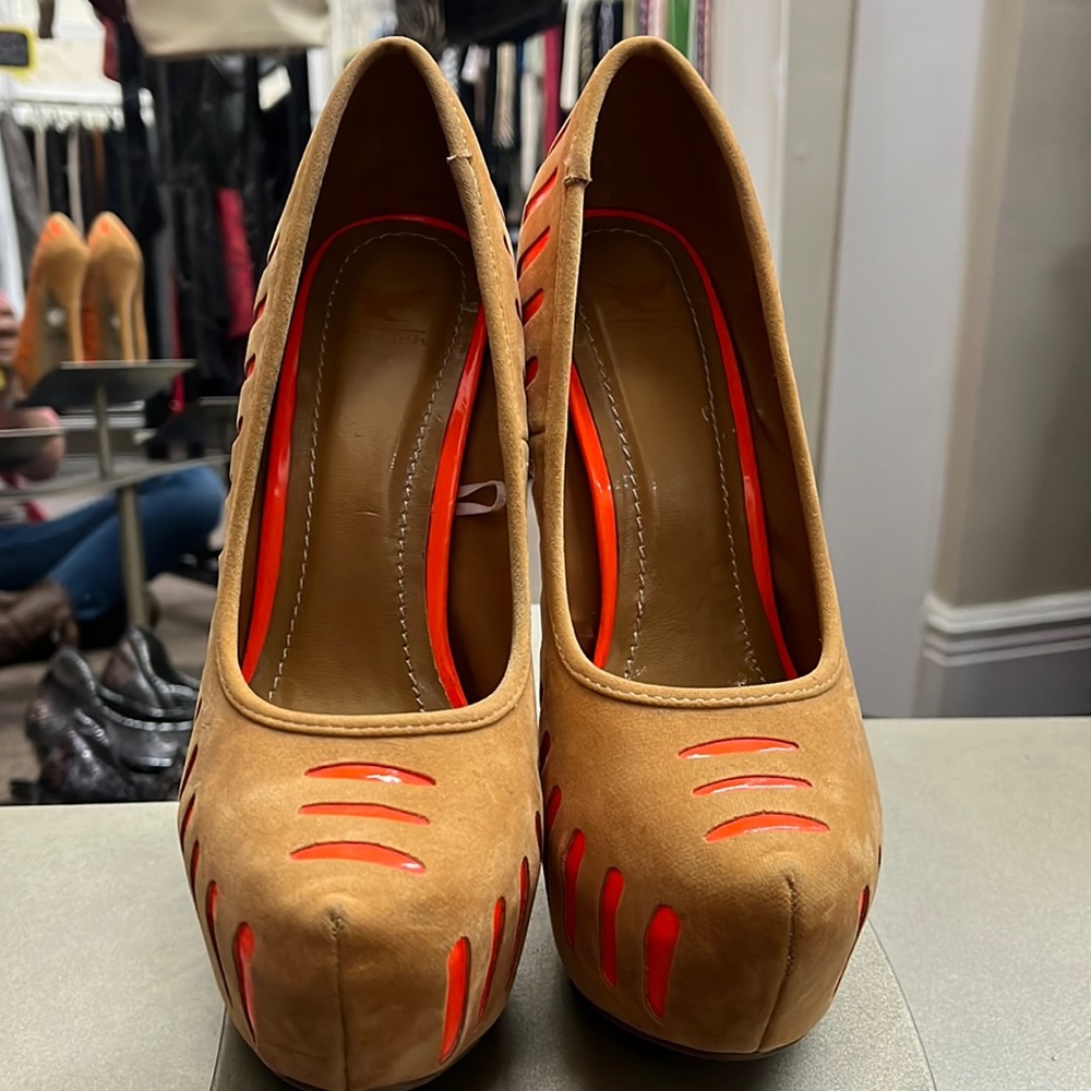 Sheikh heels
